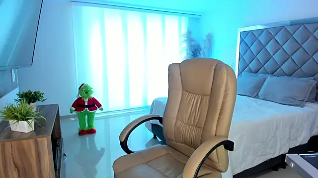 morganaramirez online show from 12/21/24, 03:31