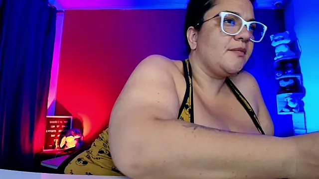 Snapshot of lulubigtitts1 chatting on 03/20/26, 03:55 lulubigtitts1 online show from 03/20/26, 03:55