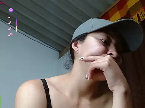 Snapshot of Olivia_Bright chatting on 05/27/26, 01:57 Olivia Bright online show from 05/27/26, 01:57