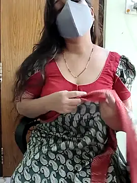 Snapshot of yoursana- chatting on 10/09/25, 04:32 yoursana- online show from 10/09/25, 04:32