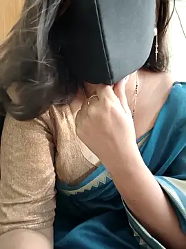 Snapshot of yoursana- chatting on 10/19/25, 03:40 yoursana- online show from 10/19/25, 03:40