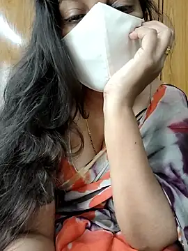 Snapshot of yoursana- chatting on 10/23/25, 04:56 yoursana- online show from 10/23/25, 04:56