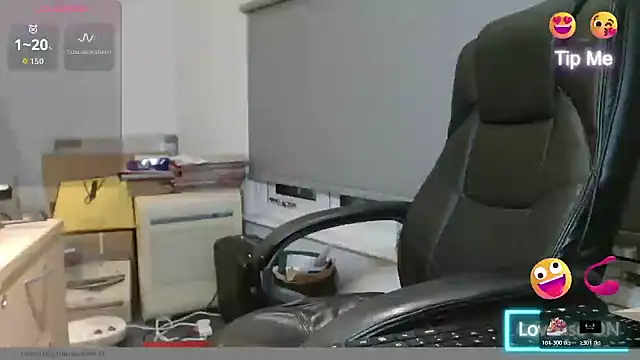 Snapshot of bigbadjon69 chatting on 12/04/25, 05:54 bigbadjon69 online show from 12/04/25, 05:54