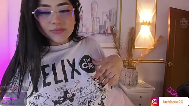 lucy26  online show from 01/18/25, 05:20