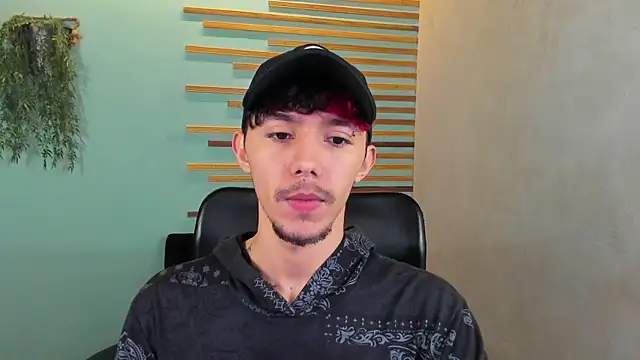 2tommy greg online show from 12/22/24, 01:11