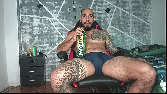 Snapshot of leonidas_18k chatting on 10/30/25, 06:37 leonidas 18k online show from 10/30/25, 06:37