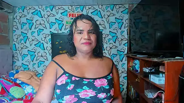 Snapshot of luciana_osorno chatting on 02/22/26, 12:12 luciana osorno online show from 02/22/26, 12:12