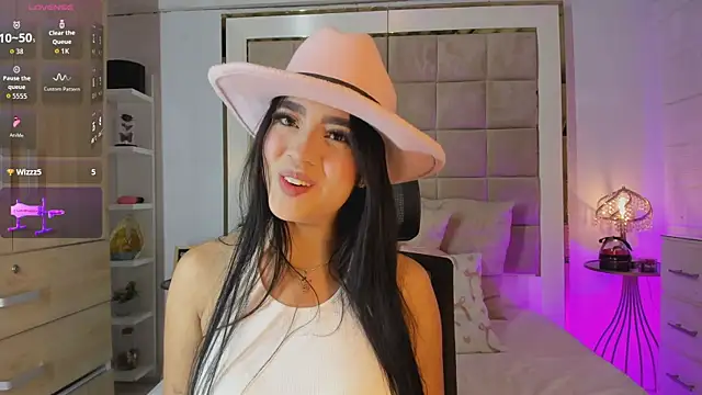 Victoria adaams online show from 10/11/25, 10:14