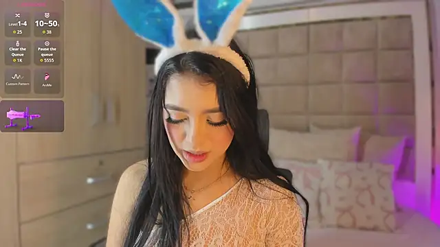 Victoria adaams online show from 10/20/25, 01:55