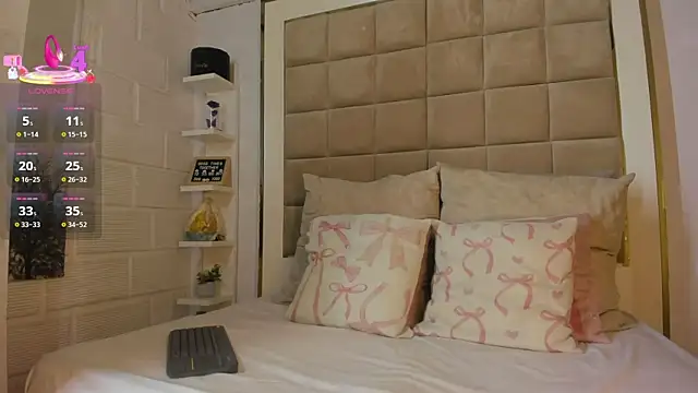 Victoria adaams online show from 12/19/25, 01:51