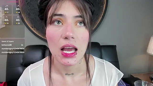 Snapshot of miss_sharlotte18 chatting on 02/24/25, 09:41 miss sharlotte18 online show from 02/24/25, 09:41