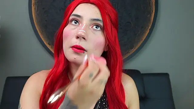 Snapshot of miss_sharlotte18 chatting on 09/19/25, 06:08 miss sharlotte18 online show from 09/19/25, 06:08