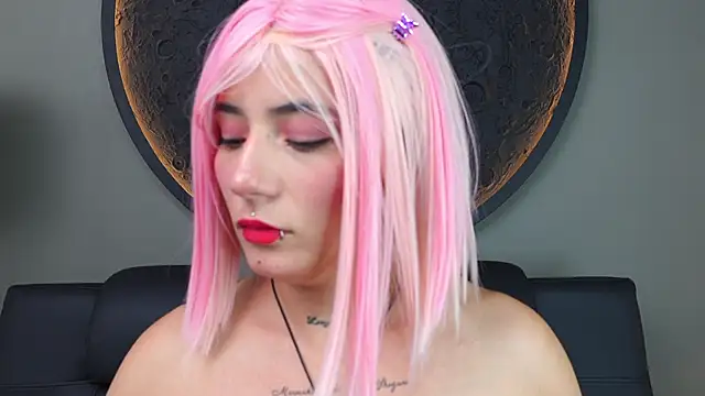 Snapshot of miss_sharlotte18 chatting on 09/23/25, 06:11 miss sharlotte18 online show from 09/23/25, 06:11