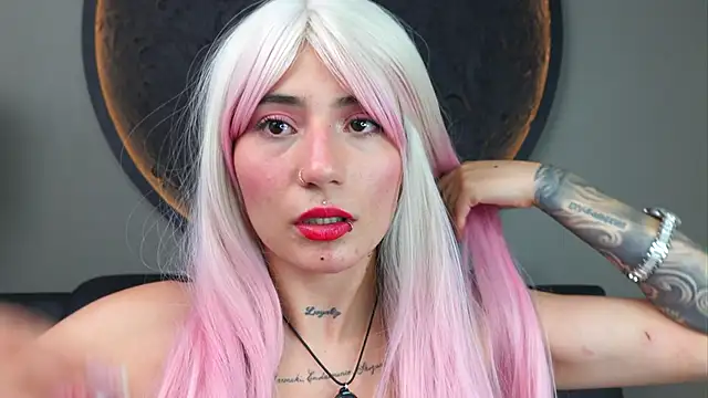 Snapshot of miss_sharlotte18 chatting on 09/27/25, 06:13 miss sharlotte18 online show from 09/27/25, 06:13