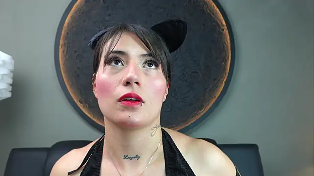 Snapshot of miss_sharlotte18 chatting on 10/27/25, 06:01 miss sharlotte18 online show from 10/27/25, 06:01