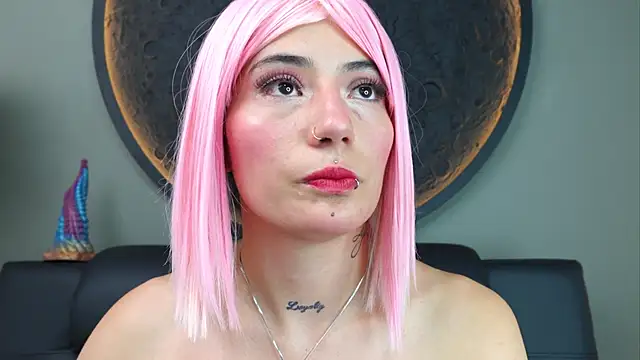 Snapshot of miss_sharlotte18 chatting on 10/28/25, 06:10 miss sharlotte18 online show from 10/28/25, 06:10