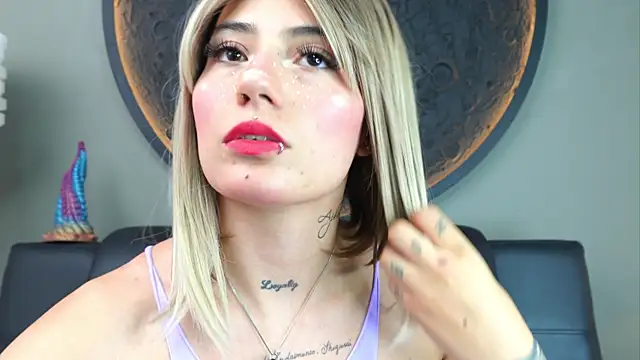 Snapshot of miss_sharlotte18 chatting on 11/06/25, 06:09 miss sharlotte18 online show from 11/06/25, 06:09