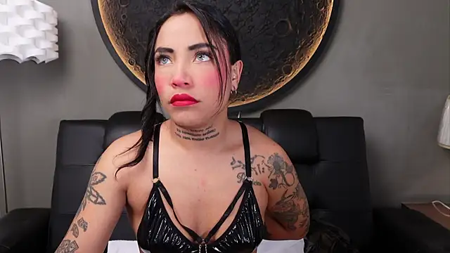 miss vaiolette online show from 06/27/26, 11:04