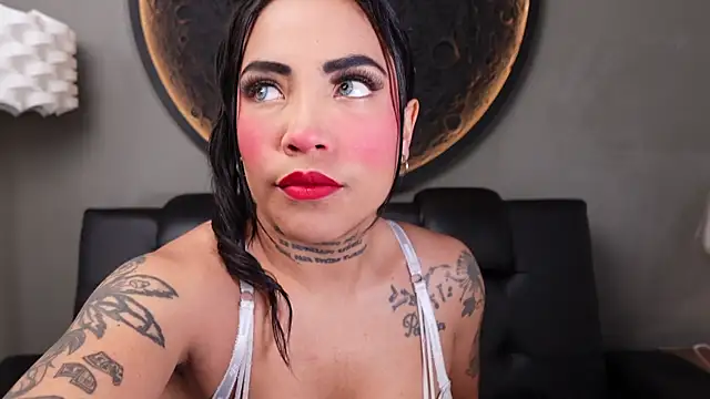 miss vaiolette online show from 07/28/26, 11:05
