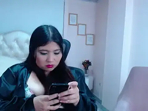 annylouis online show from 02/12/25, 01:30