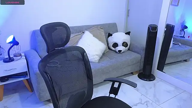 annylouis online show from 09/17/25, 07:26