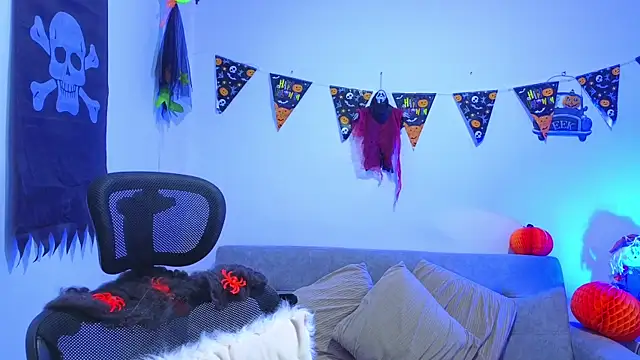 annylouis online show from 10/13/25, 07:36