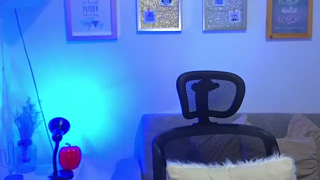 annylouis online show from 11/05/25, 07:47