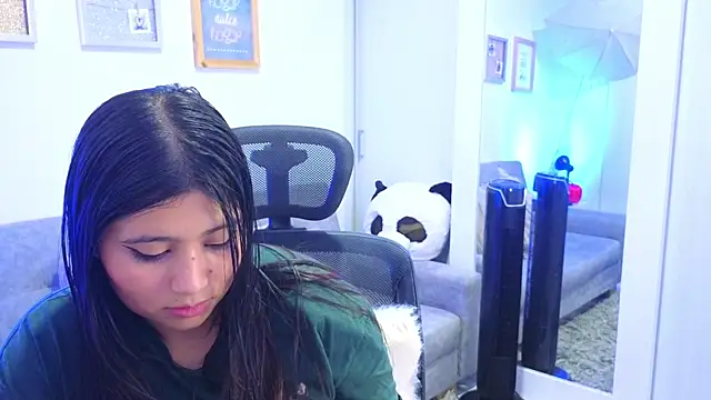 annylouis online show from 11/15/25, 07:32