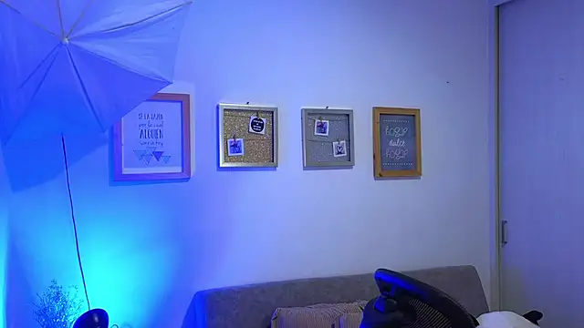 annylouis online show from 11/21/25, 07:23