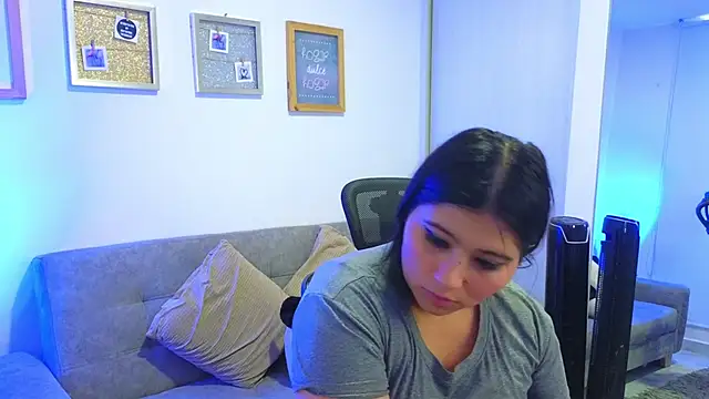 annylouis online show from 11/29/25, 07:28