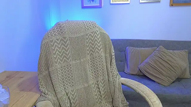 annylouis online show from 12/02/25, 07:09