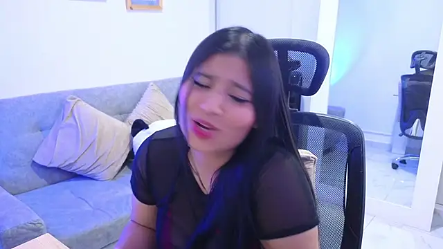 annylouis online show from 12/13/25, 07:53