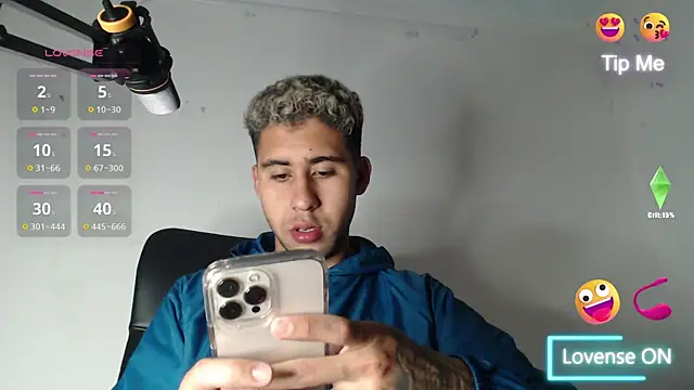 Snapshot of Daiki_Jack chatting on 12/21/24, 11:45 Daiki Jack online show from 12/21/24, 11:45