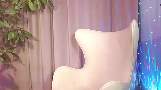 Snapshot of julia_renard chatting on 02/16/25, 01:27 julia renard online show from 02/16/25, 01:27