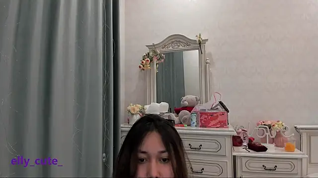 Elly Cute online show from 01/12/25, 08:14