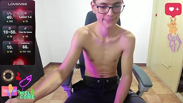 Snapshot of GoldenProject chatting on 12/13/24, 02:43 GoldenProject online show from 12/13/24, 02:43