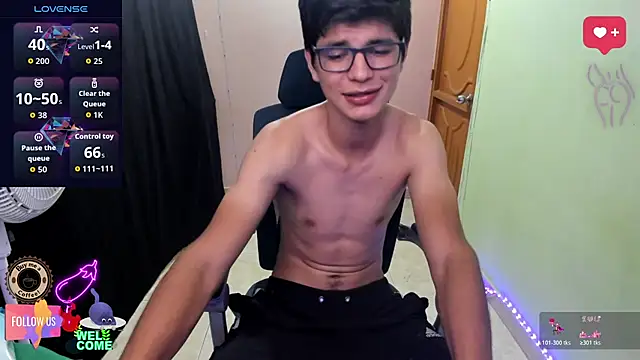 Snapshot of GoldenProject chatting on 10/31/25, 02:23 GoldenProject online show from 10/31/25, 02:23