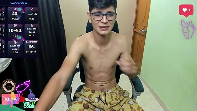 Snapshot of GoldenProject chatting on 11/28/25, 02:47 GoldenProject online show from 11/28/25, 02:47