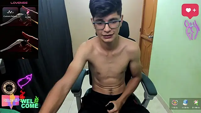 Snapshot of GoldenProject chatting on 11/30/25, 02:37 GoldenProject online show from 11/30/25, 02:37