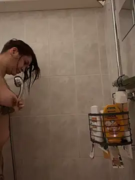 Snapshot of callmelouve chatting on 02/06/25, 11:43 callmelouve online show from 02/06/25, 11:43