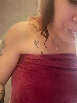 Snapshot of callmelouve chatting on 02/27/25, 01:38 callmelouve online show from 02/27/25, 01:38