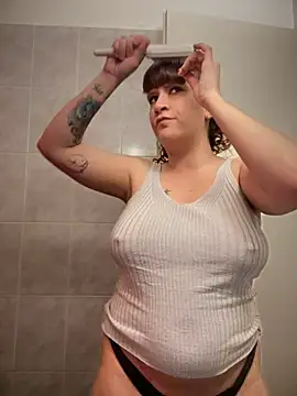 Snapshot of callmelouve chatting on 03/03/25, 07:17 callmelouve online show from 03/03/25, 07:17