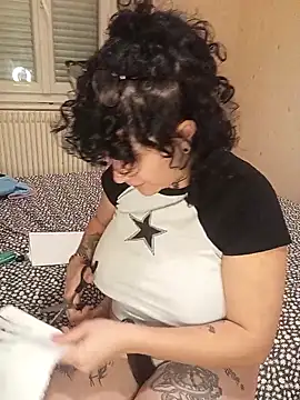 Snapshot of callmelouve chatting on 11/03/25, 07:59 callmelouve online show from 11/03/25, 07:59