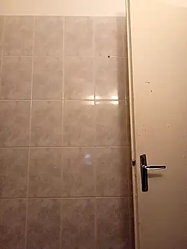 Snapshot of callmelouve chatting on 11/19/25, 07:58 callmelouve online show from 11/19/25, 07:58