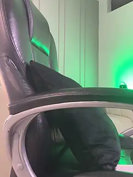 Frank Farrell online show from 11/10/25, 02:54