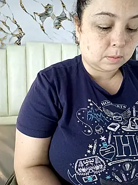 mollieblue69 online show from 05/13/26, 12:57