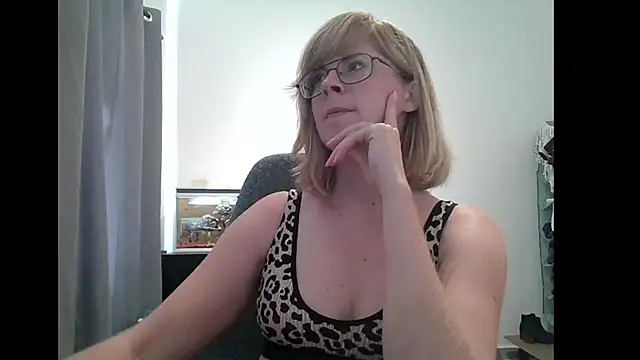 SavannaGirly online show from 02/11/25, 06:11