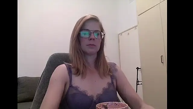 SavannaGirly online show from 09/25/25, 09:13