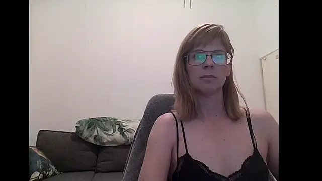 SavannaGirly online show from 10/08/25, 07:17