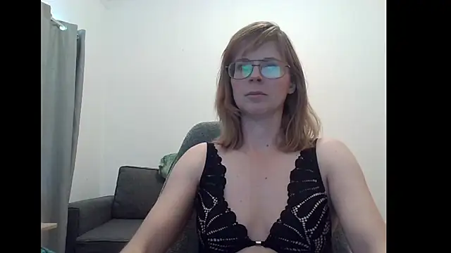 SavannaGirly online show from 10/13/25, 09:20